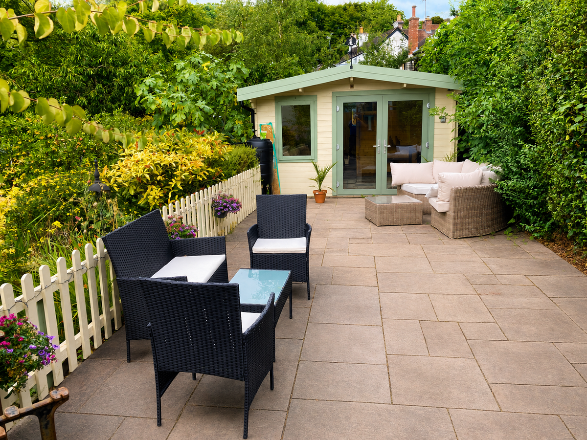 Holly Lodge accommodation image 2